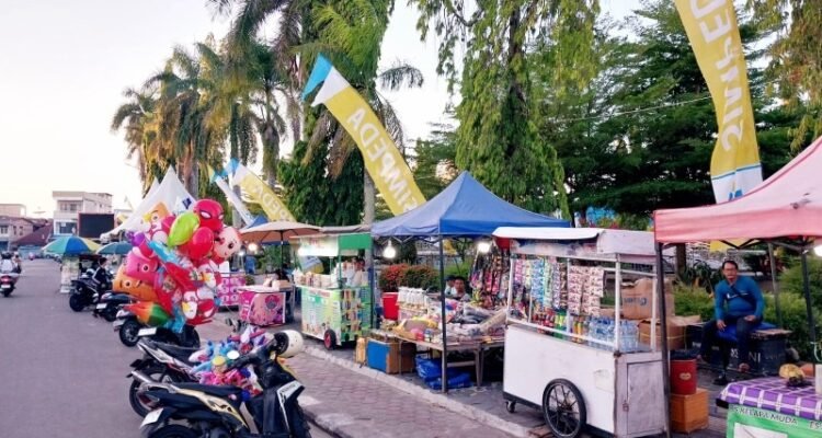 BERALIH : Pemkab Nunukan memberikan batas akhir pelaku UMKM Alun-alun Nunukan dipindahkan ke jalan Bahari.