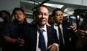pengacara-kondang-hotman-paris-hutapea-mendatangi-gedung-jaksa-agung-muda-tindak-pidana-khusus-jampidsus-di-kejaksaan-agung-jakarta-pada-jumat-1772026-dery-ridwansah-jawaposcom-QRy0t