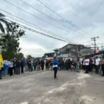 tuntutan-gabungan-mahasiswa-melakukan-aksi-di-depan-kantor-bea-cukai-tarakan-dan-menyerukan-beberapa-tuntutan-eliazarradar-tarakan-rfunP