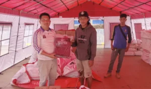 BANTUAN DSP3PMD menyalurkan bantuan dari Kemensos ke korban kebakaran