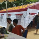 BANTUAN Pendataan sekaligus pengambilan bantuan bagi korban kebakaran Tideng Pale dan Tideng Pale Timur
