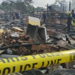 PENGAMANANPolres Tana Tidung memasang police line di lokasi kebakaran