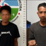 PENGUNGKAPAN Dua pelaku diamankan Satresnarkoba Polres Tarakan saat melakukan patroli di Perumahan Korpri