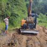 PERBAIKAN Perbaikan ruas jalan antar kecamatan di dataran tinggi Krayan