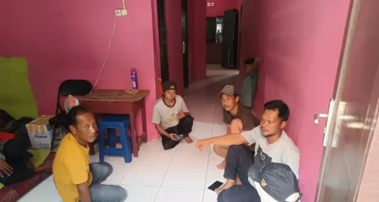 tidak-sesuai-kondisi-15-pekerja-asal-jawa-barat-yang-berada-di-shelter-dinsos-kota-tarakan-agus-dian-zakariaradar-tarakan-2SNA4