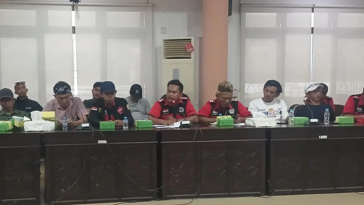 BELUM DILAKSANAKAN Ketua BPD SePOI Kaltara Misyadi menyampaikan aspirasi pengemudi terkait penerapan tarif transportasi online