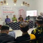 DIPANDU KPK Suasana kegiatan Desa Malinau Kota Kabupaten Malinau menjalani penilaian sebagai percontohan desa antikorupsi oleh KPK RI