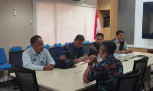 JEMPUT BOLA Plt Kepala Bapenda Bulungan Adi Irwansyah melakukan jenput bola ke Pertamina Patra Niaga Regional Kalimantan