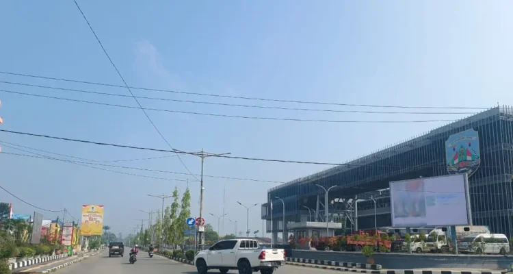 KUALITAS UDARA Kondisi kabut asap yang terjadi di Tanjung Selor pada Kamis
