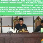 PARIPURNA Wakil Wali Kota Tarakan Ibnu Saud Is saat menyampaikan nota keuangan RAPBD Perubahan