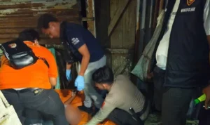PEMERIKSAAN Tim Inafis Polres Nunukan melakukan olah tempat kejadian perkara bersama personel Reskrim Polres Nunukan dan Polsek Nunukan