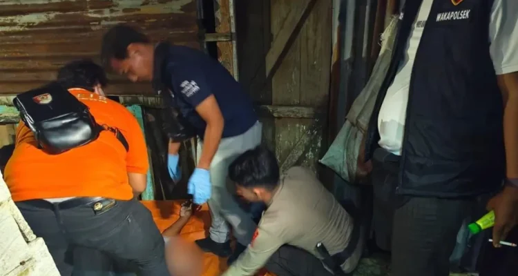 PEMERIKSAAN Tim Inafis Polres Nunukan melakukan olah tempat kejadian perkara bersama personel Reskrim Polres Nunukan dan Polsek Nunukan