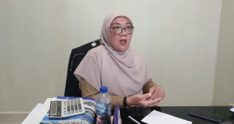 UPTD Pelabuhan Tengkayu I bersama POMAL dan Satpol PP mengawasi aktivitas buruh pedagang dan rental di area dermaga