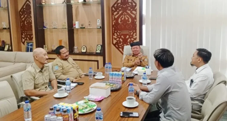 Wabup Sabri menerima kunjungan Perum Bulog Bulungan