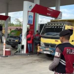 DIJAGA Personel Ditsamapta Polda Kaltara melakukan pemantauan di area SPBU di Bulungan