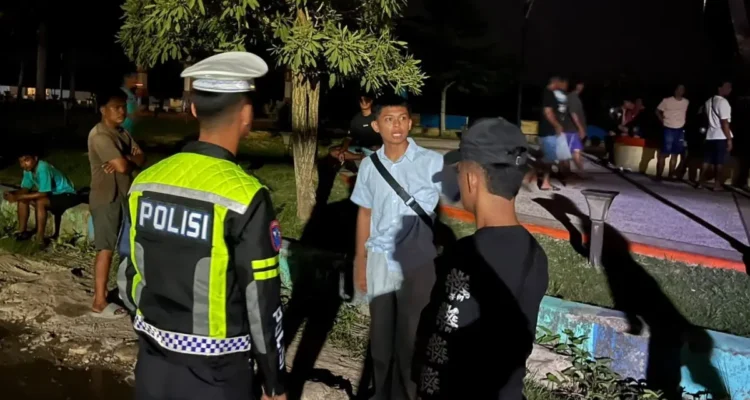 PATROLI Personel Ditlantas Polda Kaltara saat melakukan patroli blue light